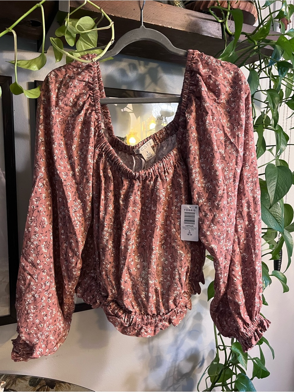 torrid Festi Dusty Rose Floral Peasant balloon sleeve crop top